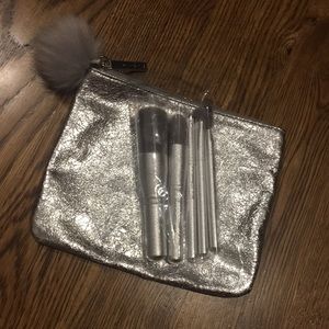 MAC Holiday Brush Set